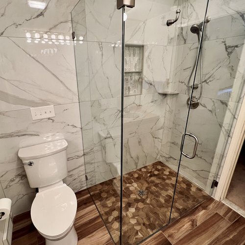 Madison Floor - Tile Showers & Bathrooms (12)